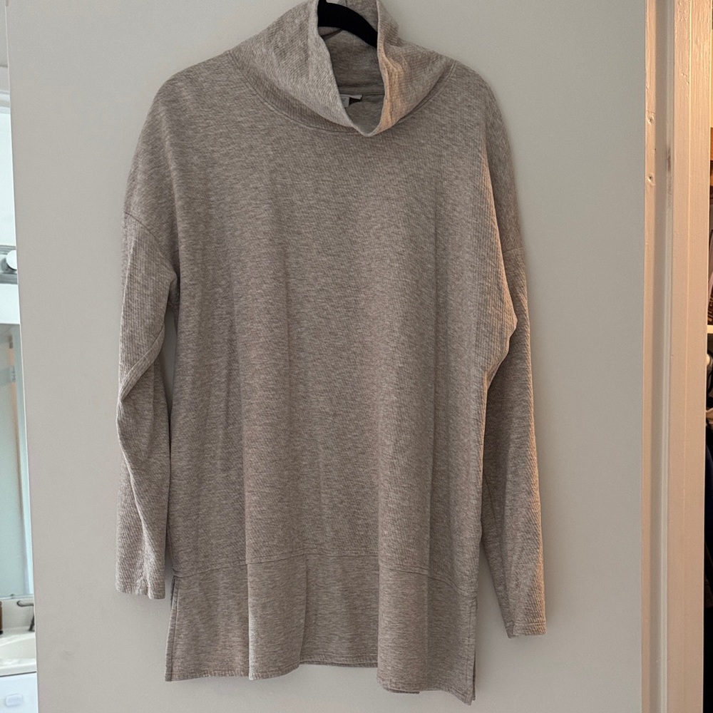 Elegant Heather Gray Women's Hoodie